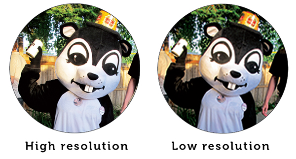 showing the difference between low resolution and high resolution graphics